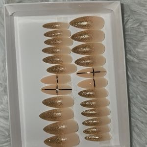 Gold press on nails